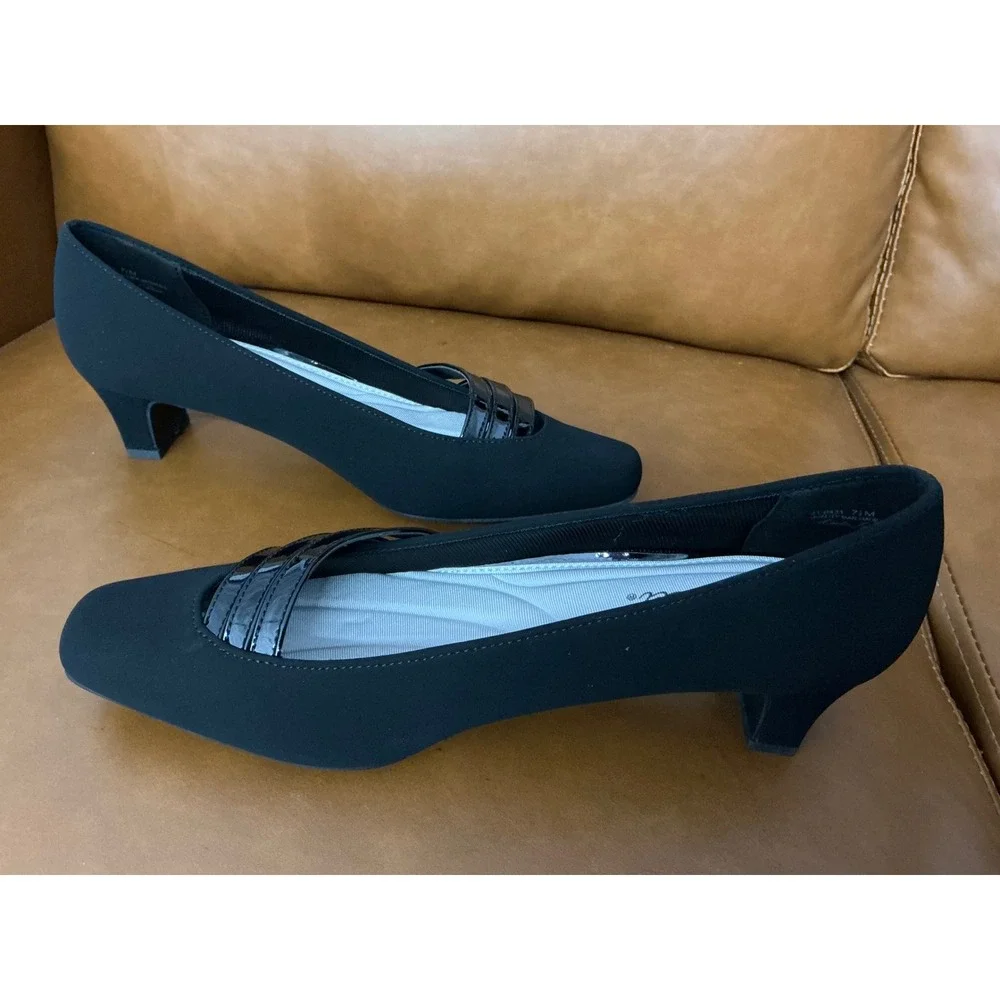 Easy Street Entice Pumps Womens 7.5 Black Low Block Heel Square Toe